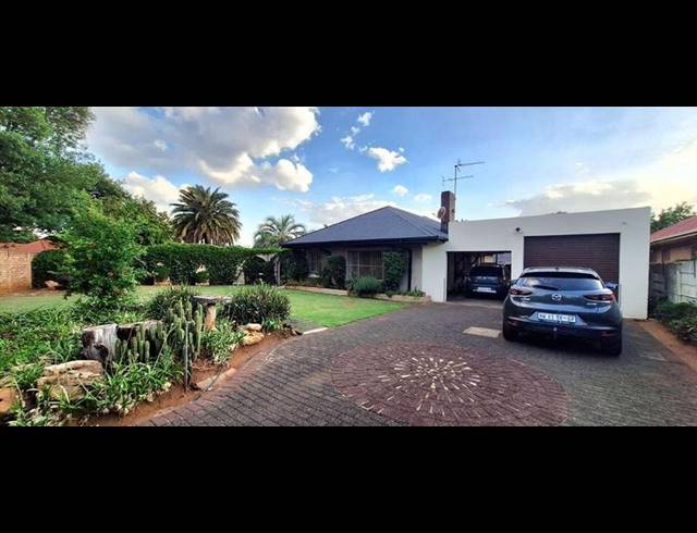 3 BEDROOM HOUSE FOR SALE IN PARKDENE
